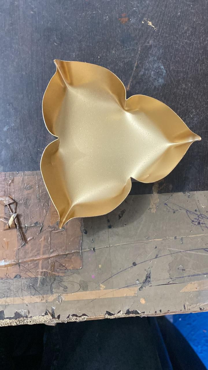 Metal 3 Leaf Urli - AEMU0015