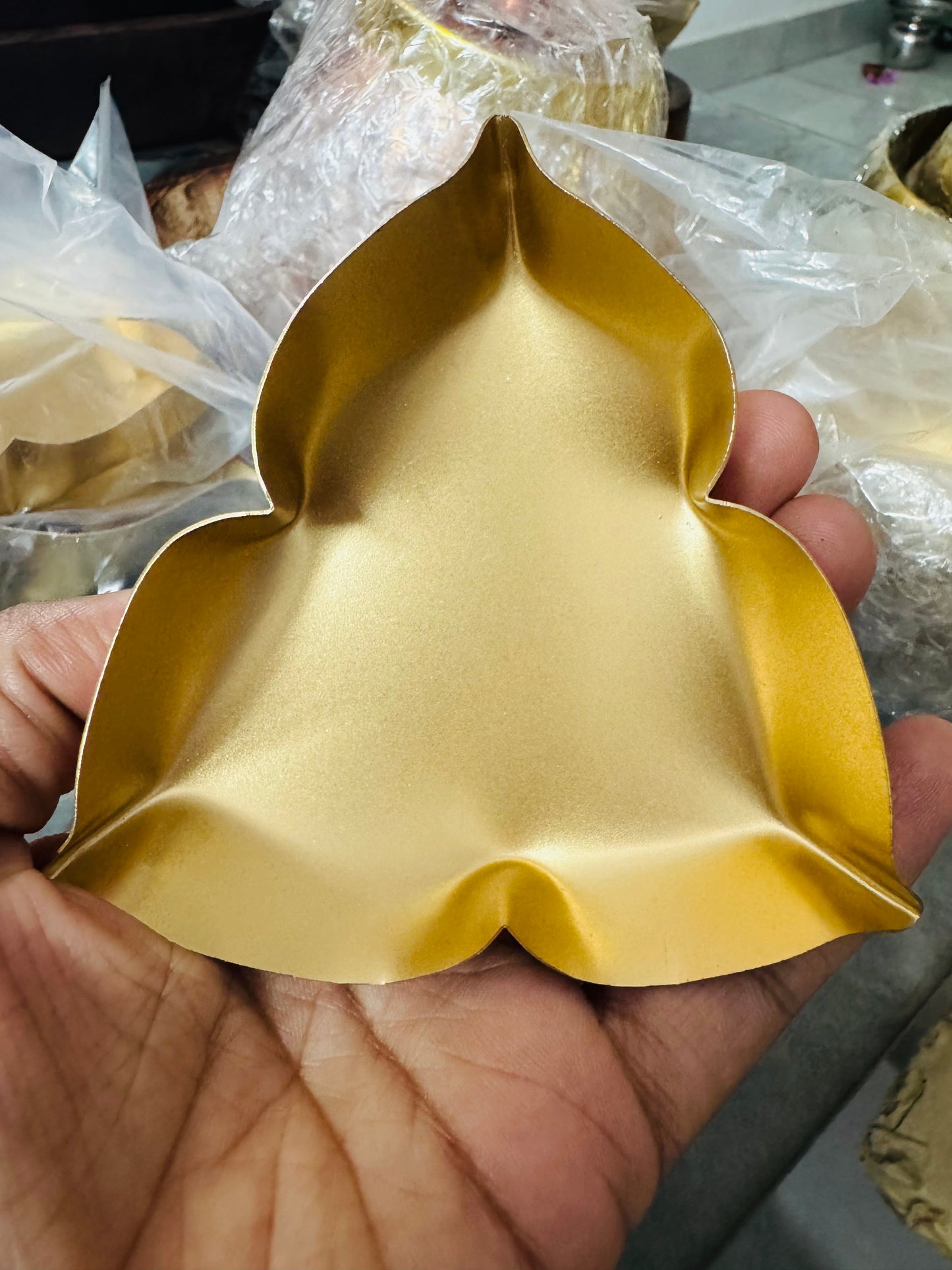 Metal 3 Leaf Urli - AEMU0015