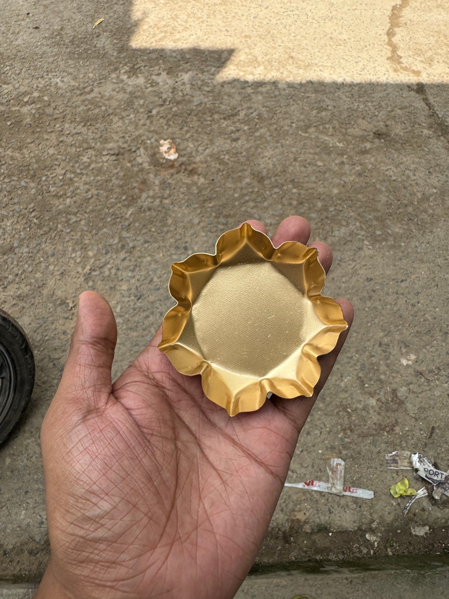 3.5 Inch Metal Lotus Urli- AEMU0001